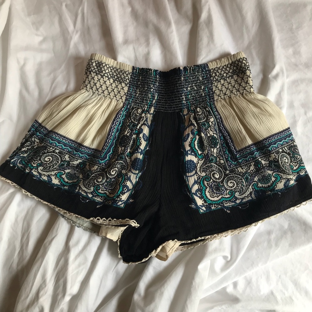 High Waisted Flowy Printed Shorts